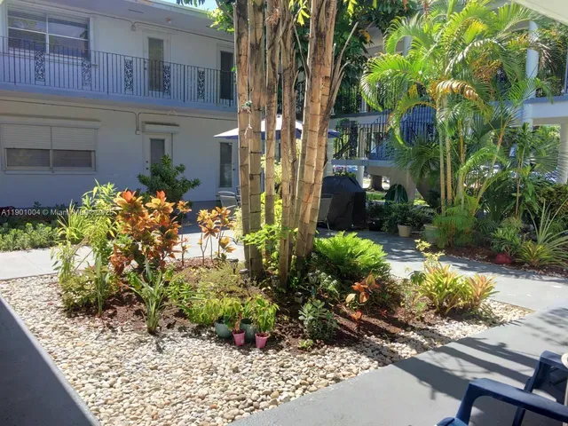 $1,200 | 3515 Van Buren Street, Unit 104, Hollywood, FL 33021