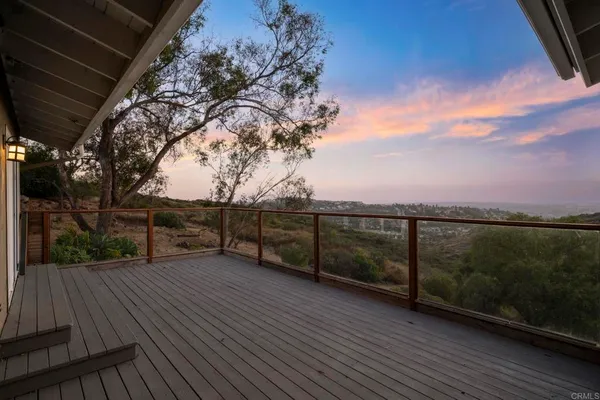 $1,800,000 | 1551 Via Del Corvo, San Marcos, CA 92078