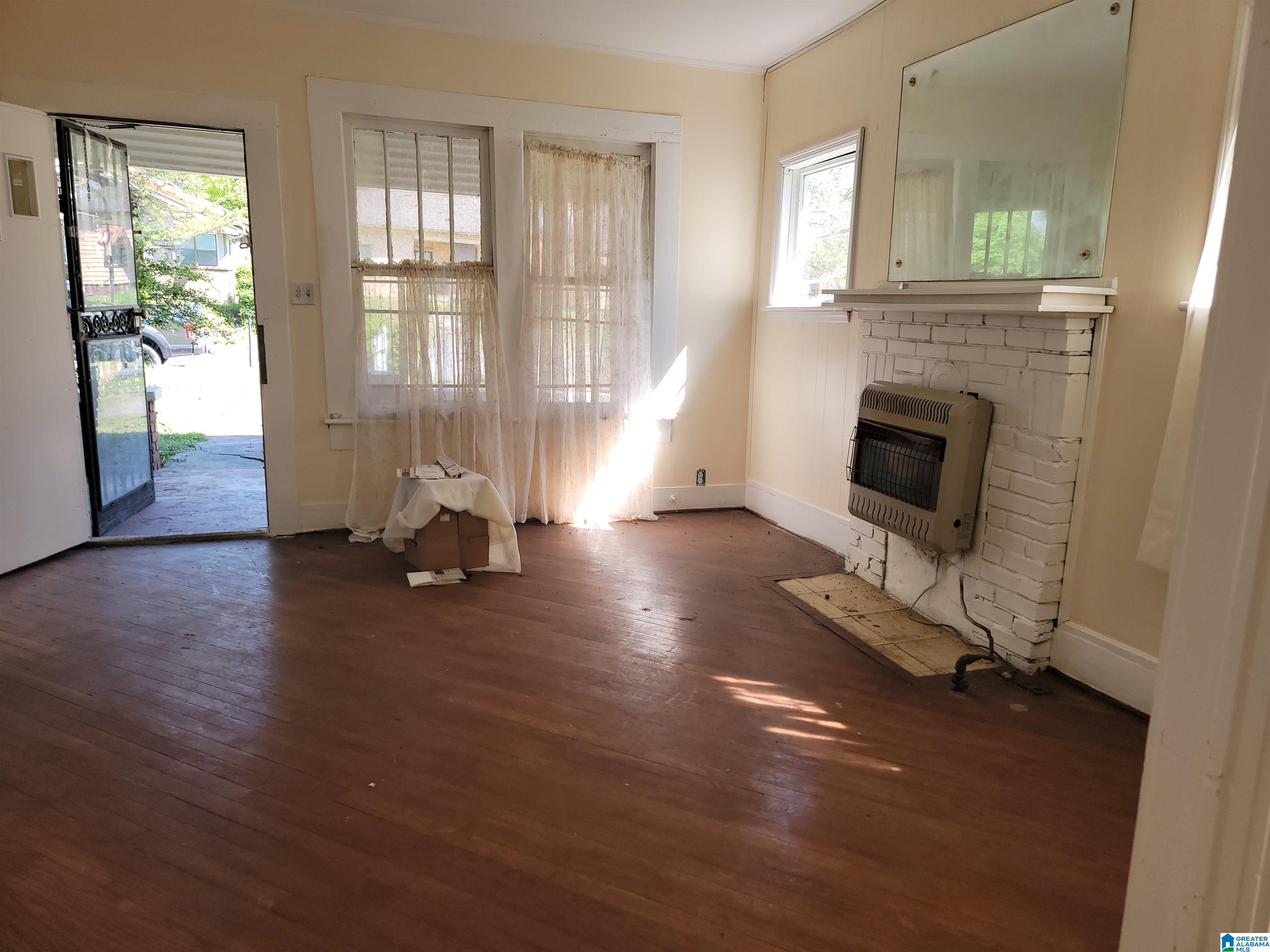 1304 Avenue R Birmingham, AL 35218 - Photo 3 of 37