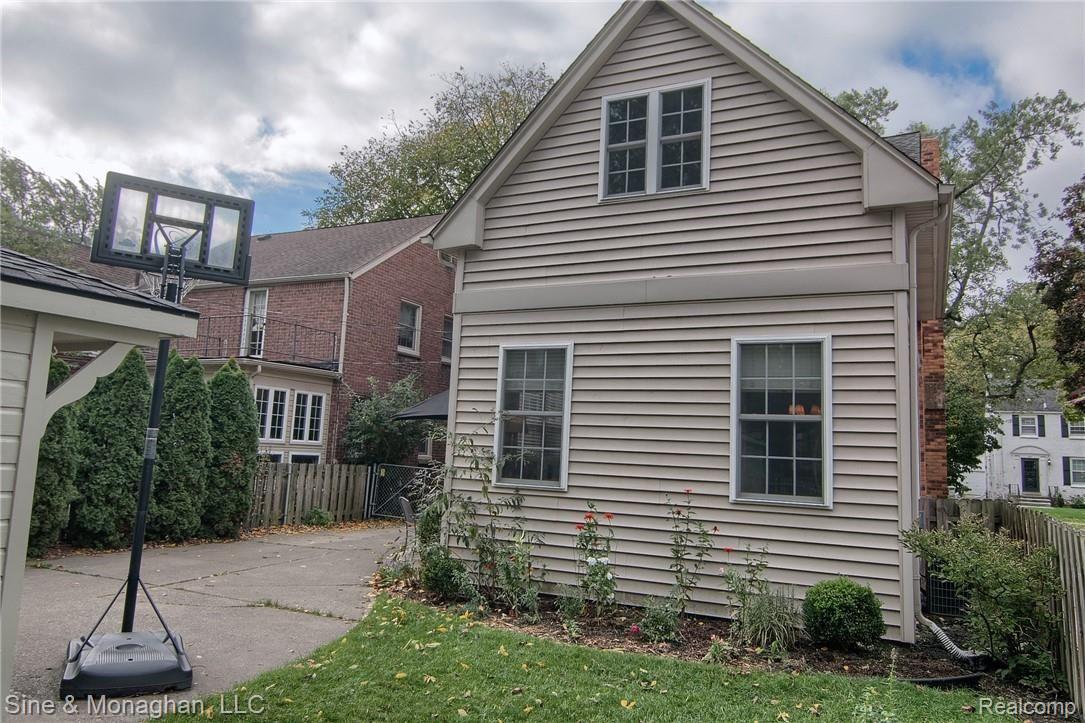 336 Merriweather Road Grosse Pointe, MI 48236 - Photo 26 of 28 Rear.jpg