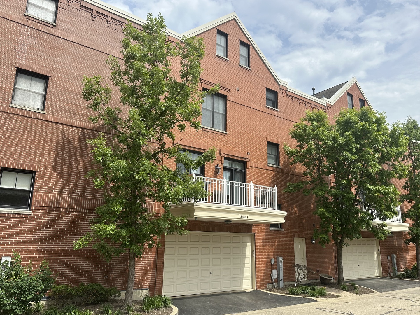 2004 Patriot Boulevard Glenview, IL 60026 - Photo 2 of 23
