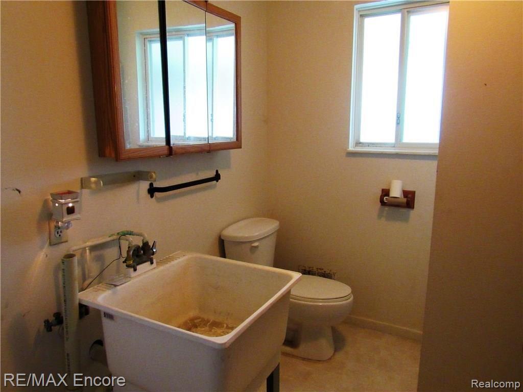 755 South Hurd Road Oxford, MI 48371 - Photo 16 of 24 IMG_0069.JPG