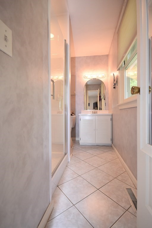 239 Aubinwood Road Amherst, MA 01002 - Photo 19 of 42 Gallery Image 19