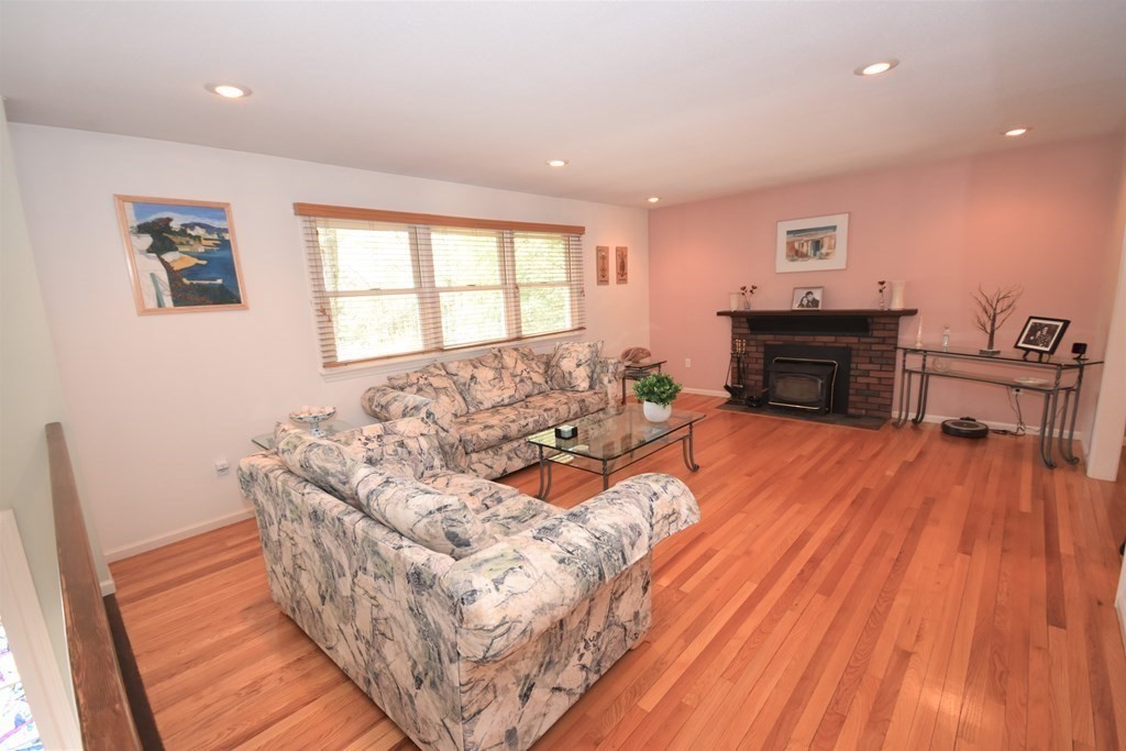 239 Aubinwood Road Amherst, MA 01002 - Photo 6 of 42 Gallery Image 6