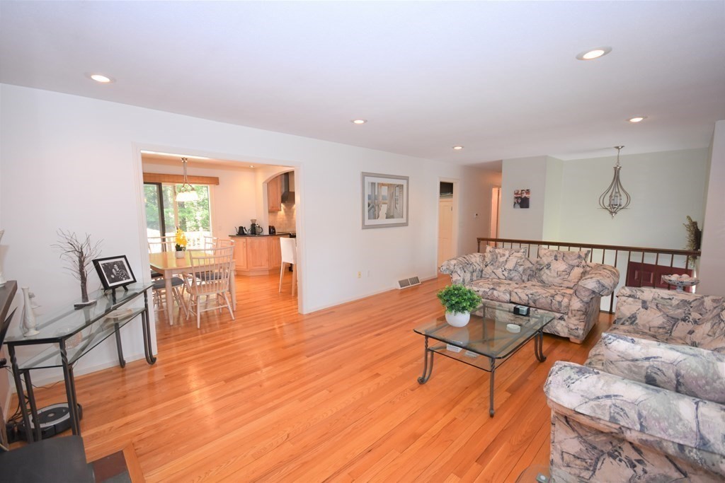 239 Aubinwood Road Amherst, MA 01002 - Photo 8 of 42 Gallery Image 8