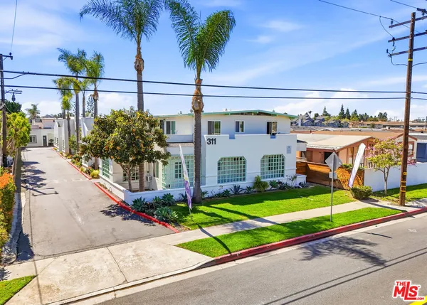 $5,586,000 | 311 West Wilson Street, Costa Mesa, CA 92627