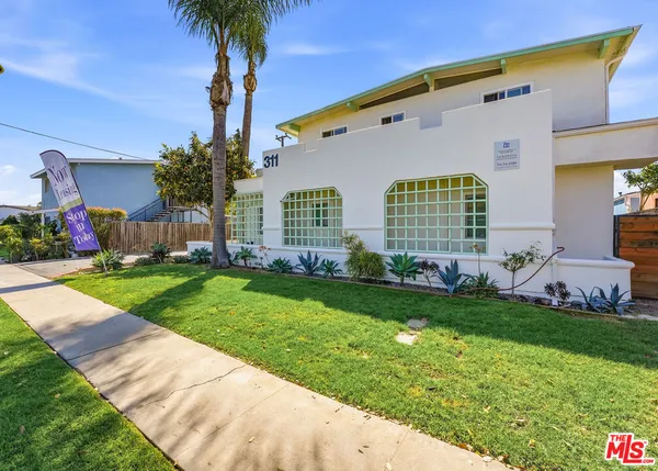 $5,586,000 | 311 West Wilson Street, Costa Mesa, CA 92627