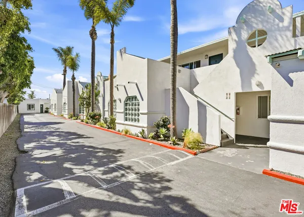 $5,586,000 | 311 West Wilson Street, Costa Mesa, CA 92627