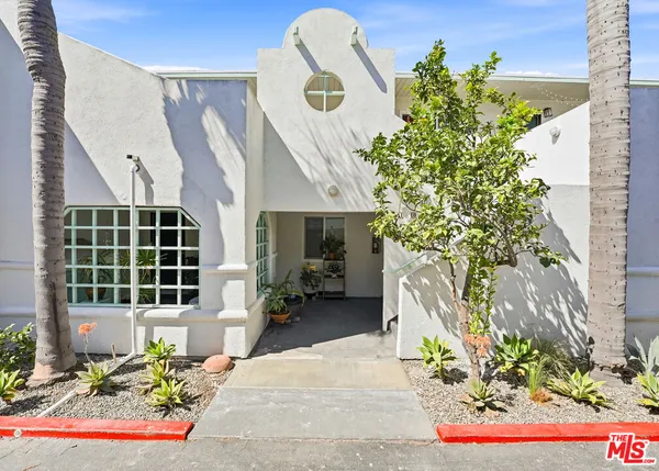 $5,586,000 | 311 West Wilson Street, Costa Mesa, CA 92627