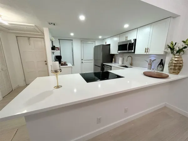 $2,200 | 3000 North Palm Aire Drive, Unit 103, Pompano Beach, FL 33069