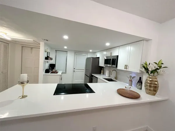 $2,200 | 3000 North Palm Aire Drive, Unit 103, Pompano Beach, FL 33069