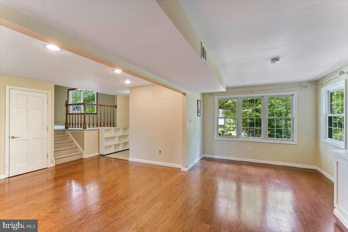 405 Warren Road West Chester, PA 19382 - Photo 8 of 31 Gallery Image 8