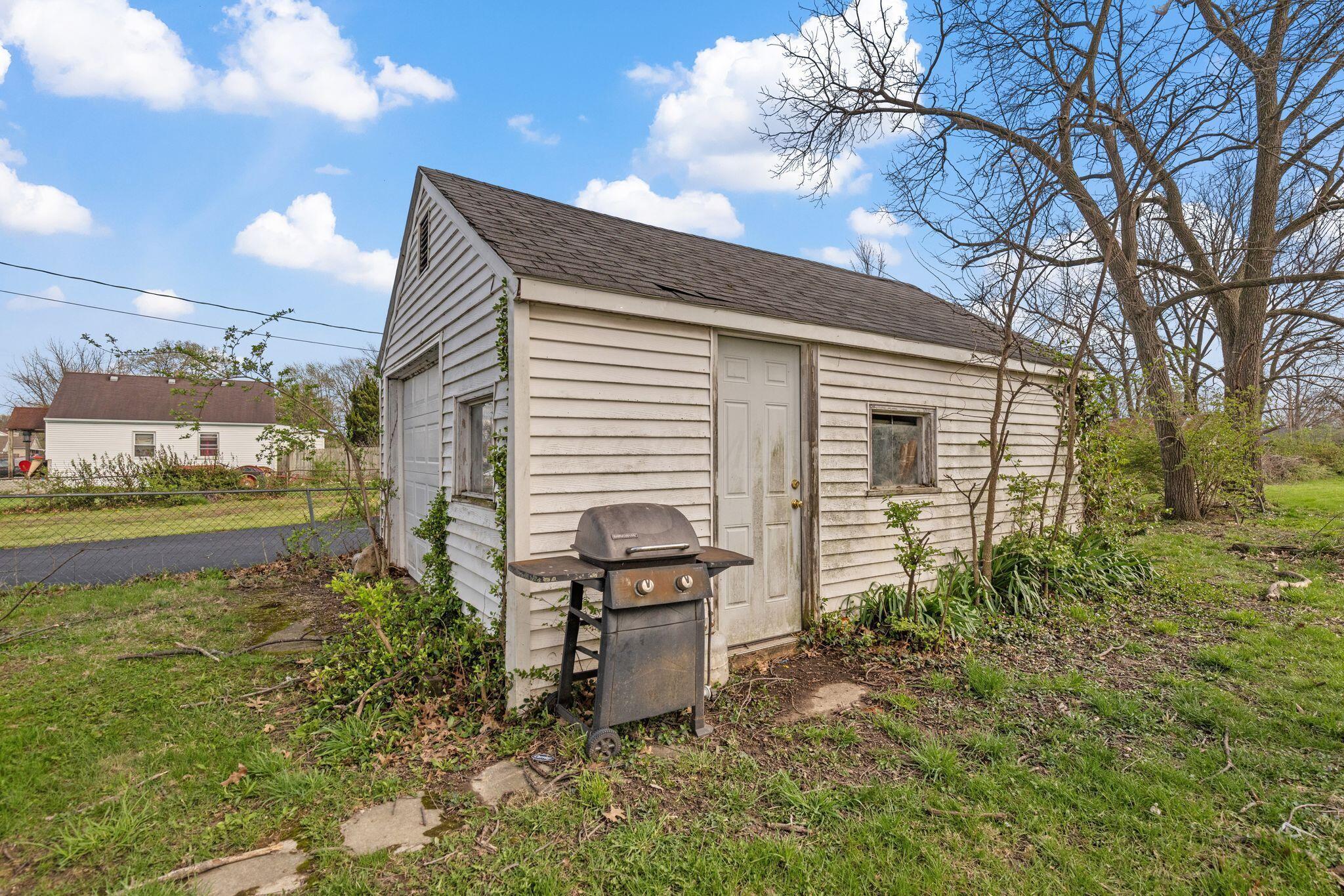 1101 Rumsey Road Columbus, OH 43207 - Photo 3 of 9 .