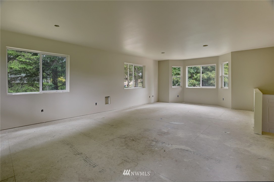 3569 Capstone Avenue Bremerton, WA 98310 - Photo 7 of 11 Gallery Image 7