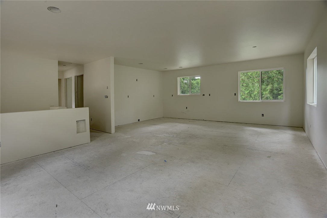 3569 Capstone Avenue Bremerton, WA 98310 - Photo 9 of 11 Gallery Image 9