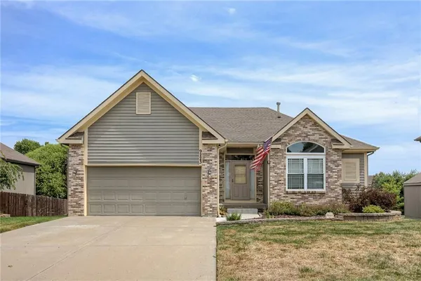 $460,000 | 9223 North Jarboe Street, Kansas City, MO 64155