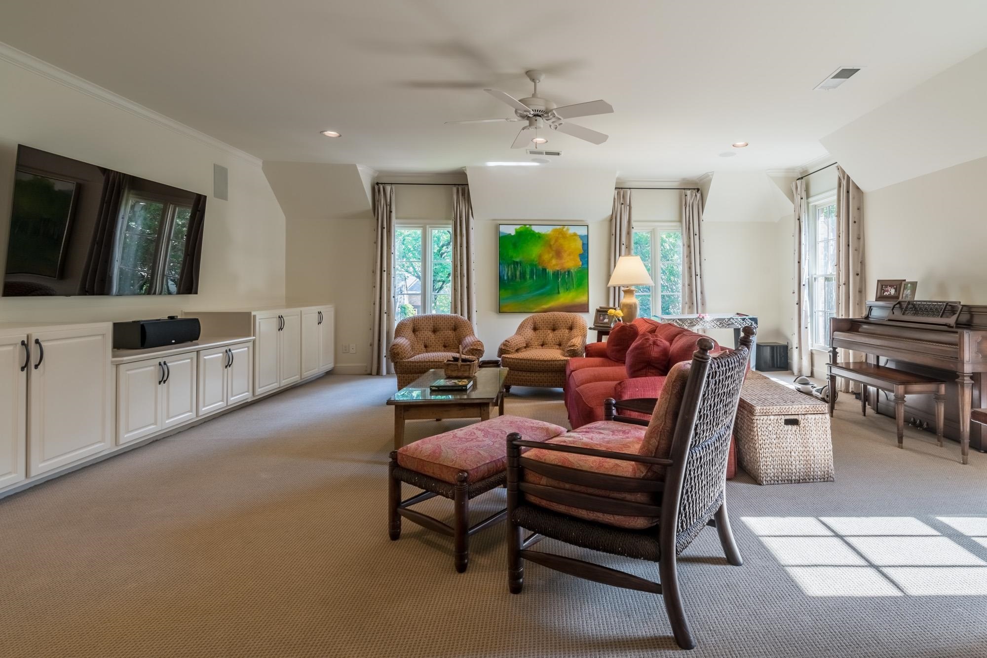 2951 Iroquois Road Memphis, TN 38111 - Photo 14 of 24 a living room with furniture and a flat screen tv