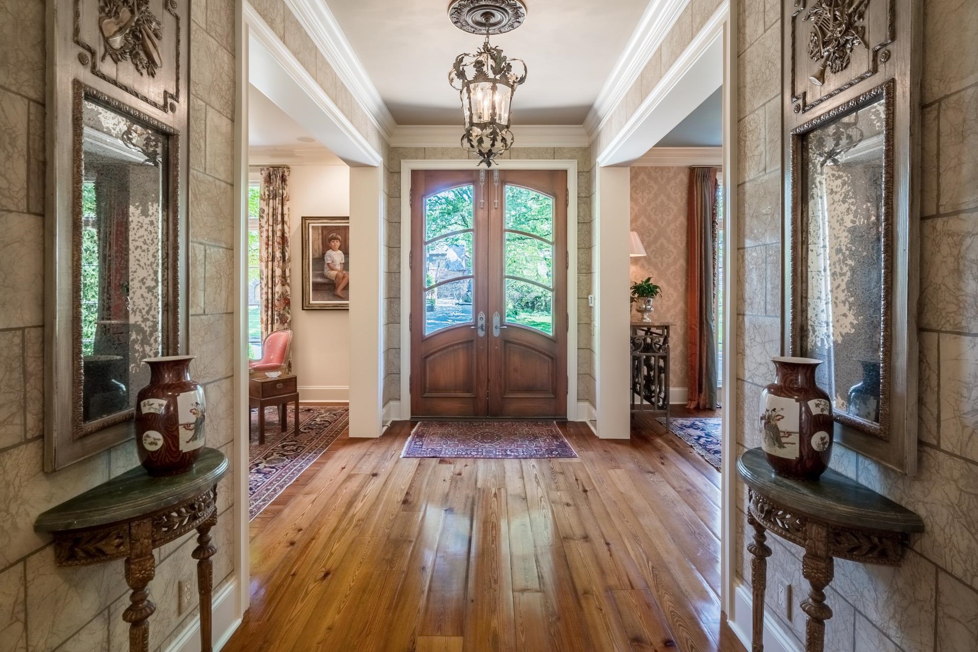 2951 Iroquois Road Memphis, TN 38111 - Photo 2 of 24 a view of a room with gym equipment