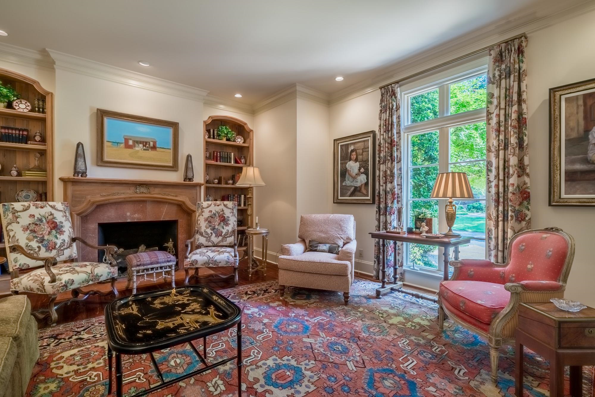 2951 Iroquois Road Memphis, TN 38111 - Photo 3 of 24 a living room with furniture fireplace and window