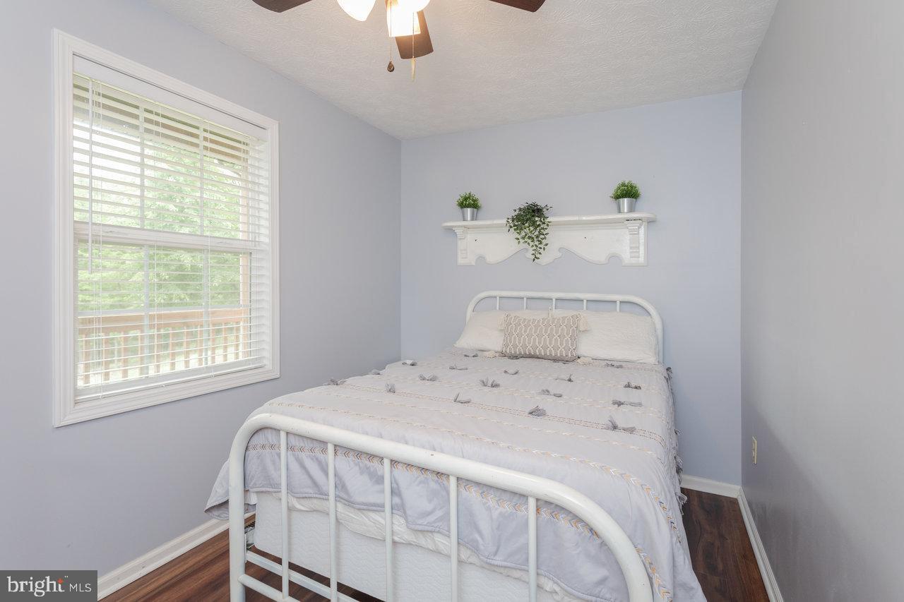 159 Park View Shenandoah, VA 22849 - Photo 23 of 66 a bedroom with a bed and a window