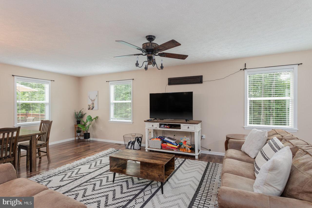 159 Park View Shenandoah, VA 22849 - Photo 6 of 66 a living room with furniture and a flat screen tv