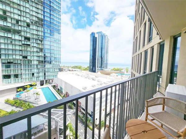 $3,300 | 987 Queen Street, Unit 1404, Honolulu, HI 96814