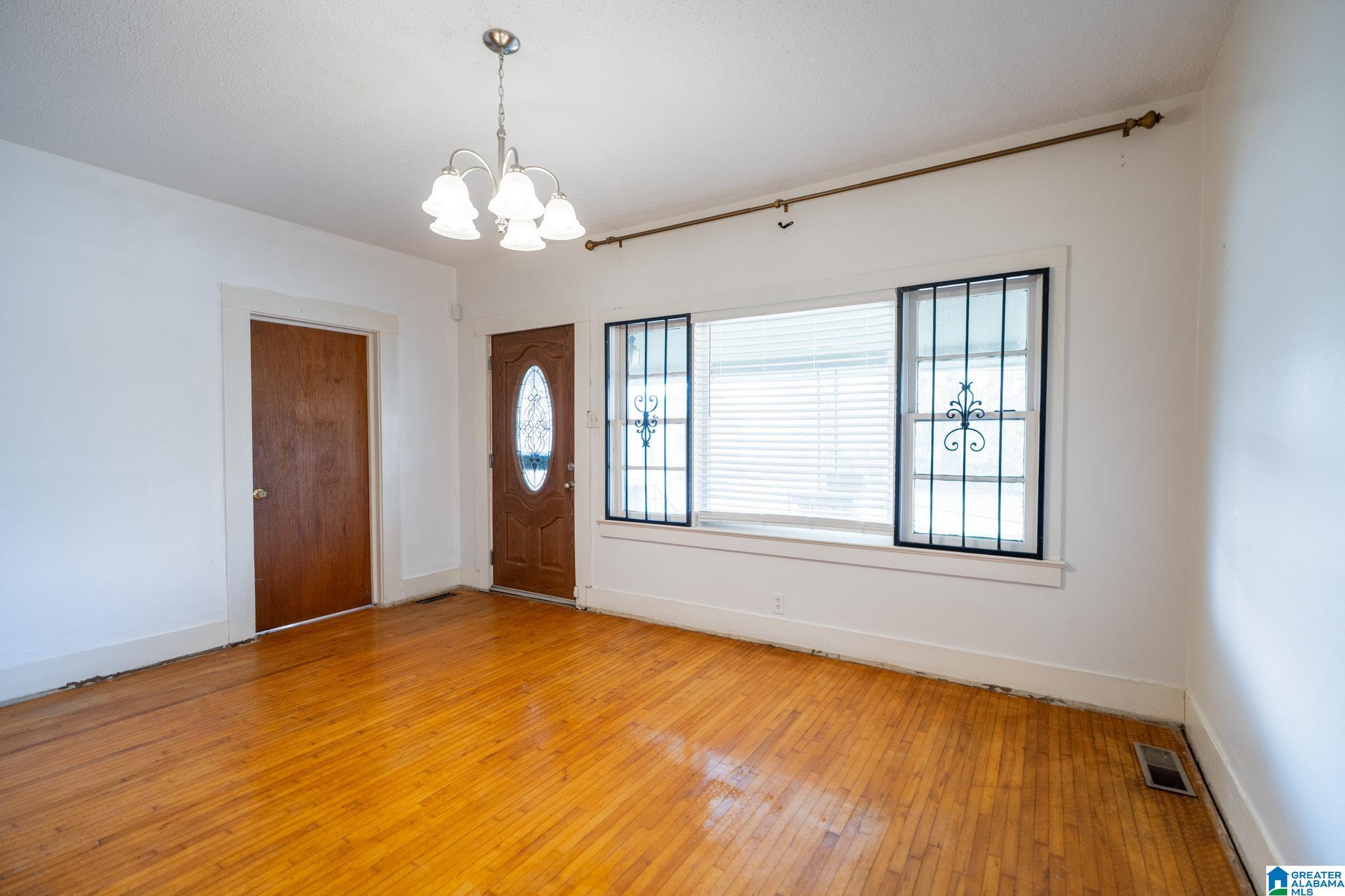 1505 24th Street Southwest Birmingham, AL 35211 - Photo 2 of 22