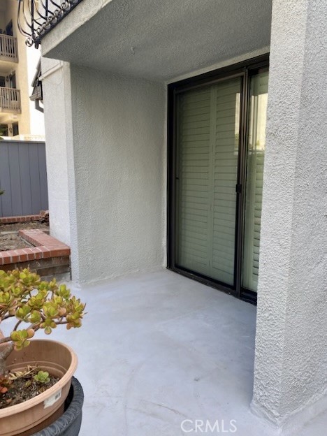 8105 Redlands Street, Unit 107 Playa del Rey, CA 90293 - Photo 34 of 43 a view of an empty room and window