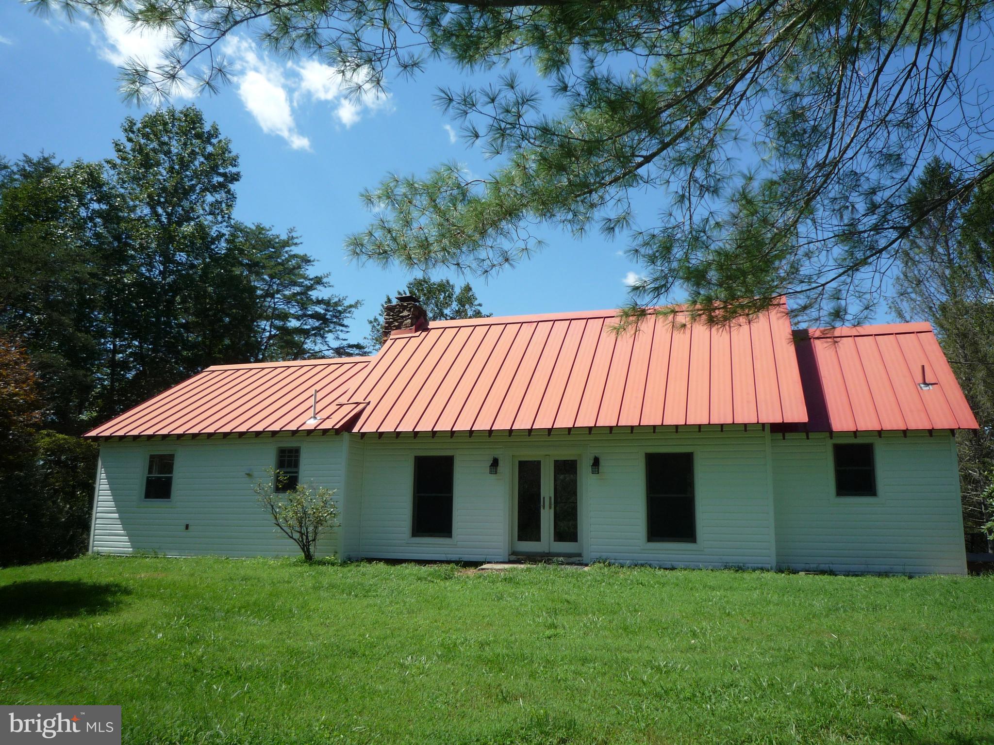 130 Dennis Road Castleton, VA 22716 - Photo 9 of 41 Left side with entry to the great room