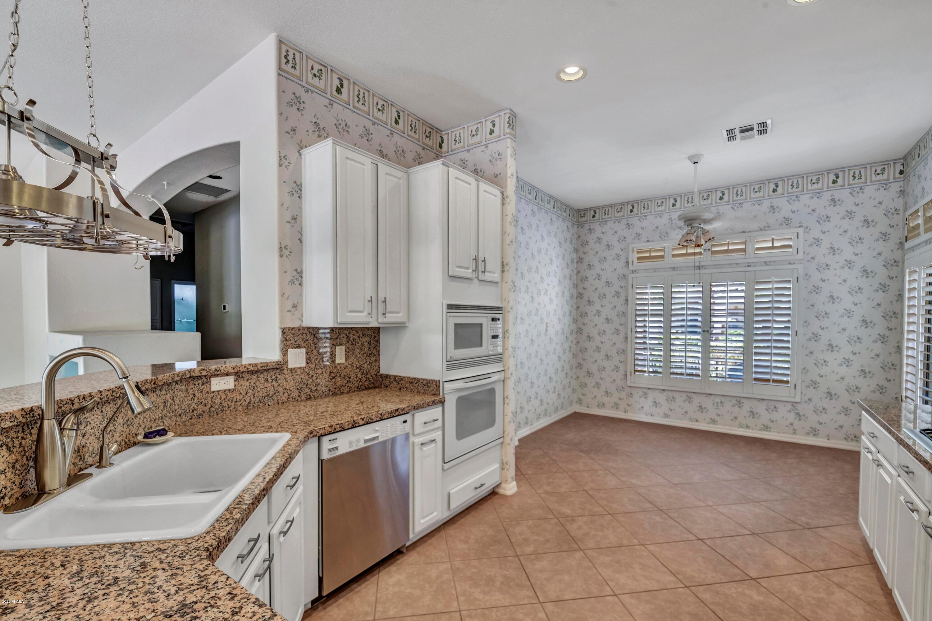 4530 East Walnut Road Gilbert, AZ 85298 - Photo 14 of 52 4530 E Wa-016-052-DLB 7342-MLS_Size