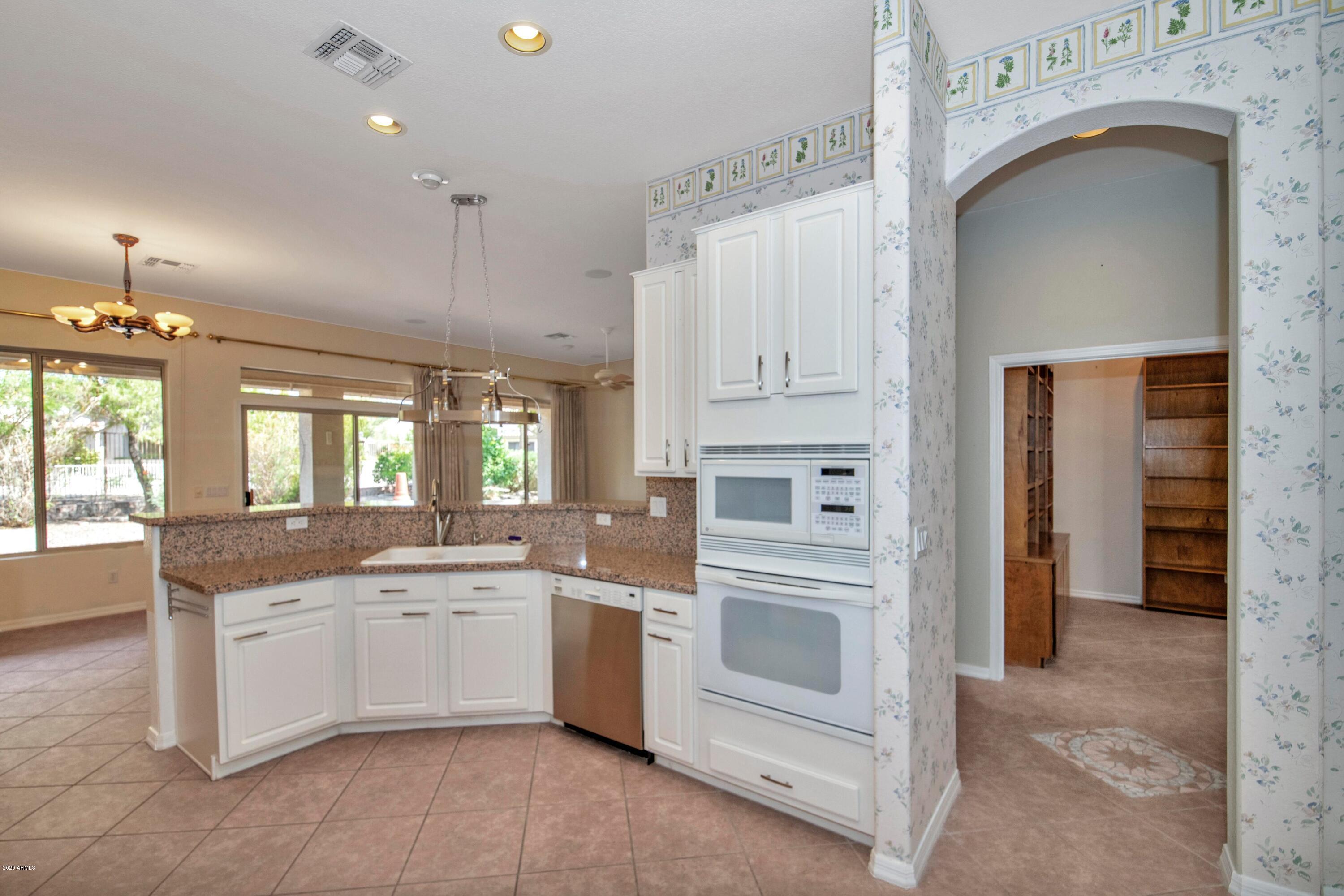 4530 East Walnut Road Gilbert, AZ 85298 - Photo 15 of 52 4530 E Wa-017-030-DLB 7304-MLS_Size