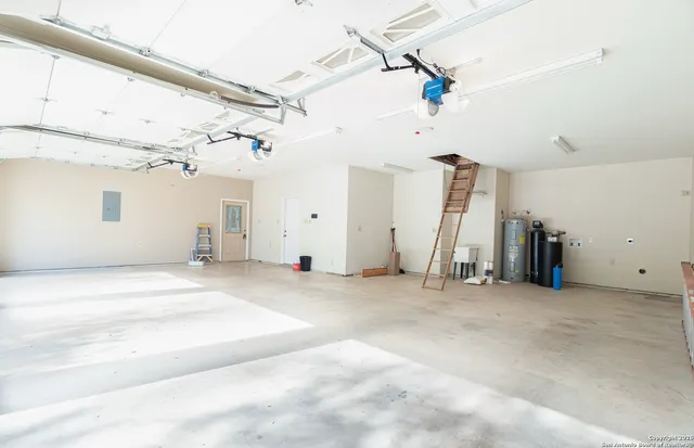 a view of a partially built entryway