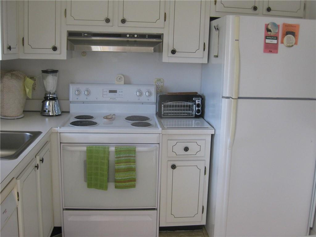 9355 Southwest 8th Street, Unit 412 Boca Raton, FL 33428 - Photo 2 of 20 Photo 2