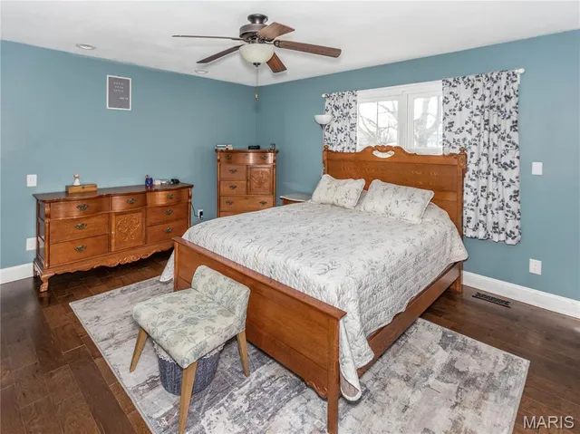 $289,900 | 30 Lake Drive, Troy, IL 62294