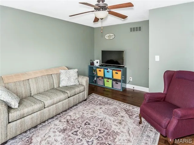 $289,900 | 30 Lake Drive, Troy, IL 62294