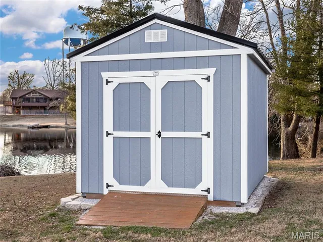 $289,900 | 30 Lake Drive, Troy, IL 62294