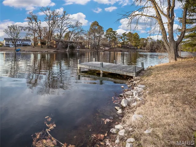$289,900 | 30 Lake Drive, Troy, IL 62294
