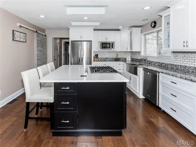 $289,900 | 30 Lake Drive, Troy, IL 62294