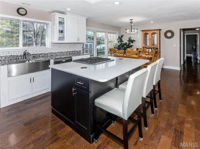 $289,900 | 30 Lake Drive, Troy, IL 62294