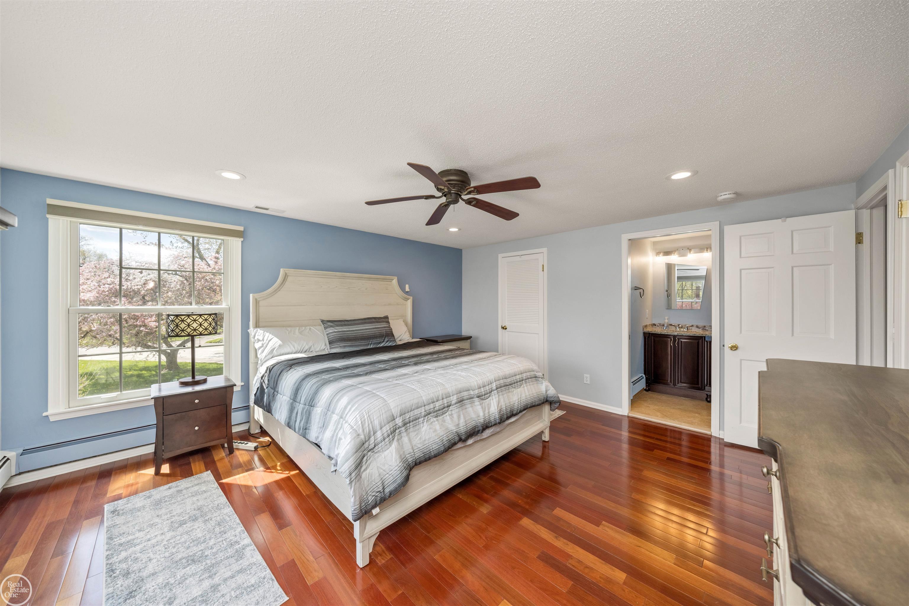 4132 Amherst Road Royal Oak, MI 48073 - Photo 26 of 49 50143663-7bffe597-c254-4dca-b510-2f11618125b6.JPG