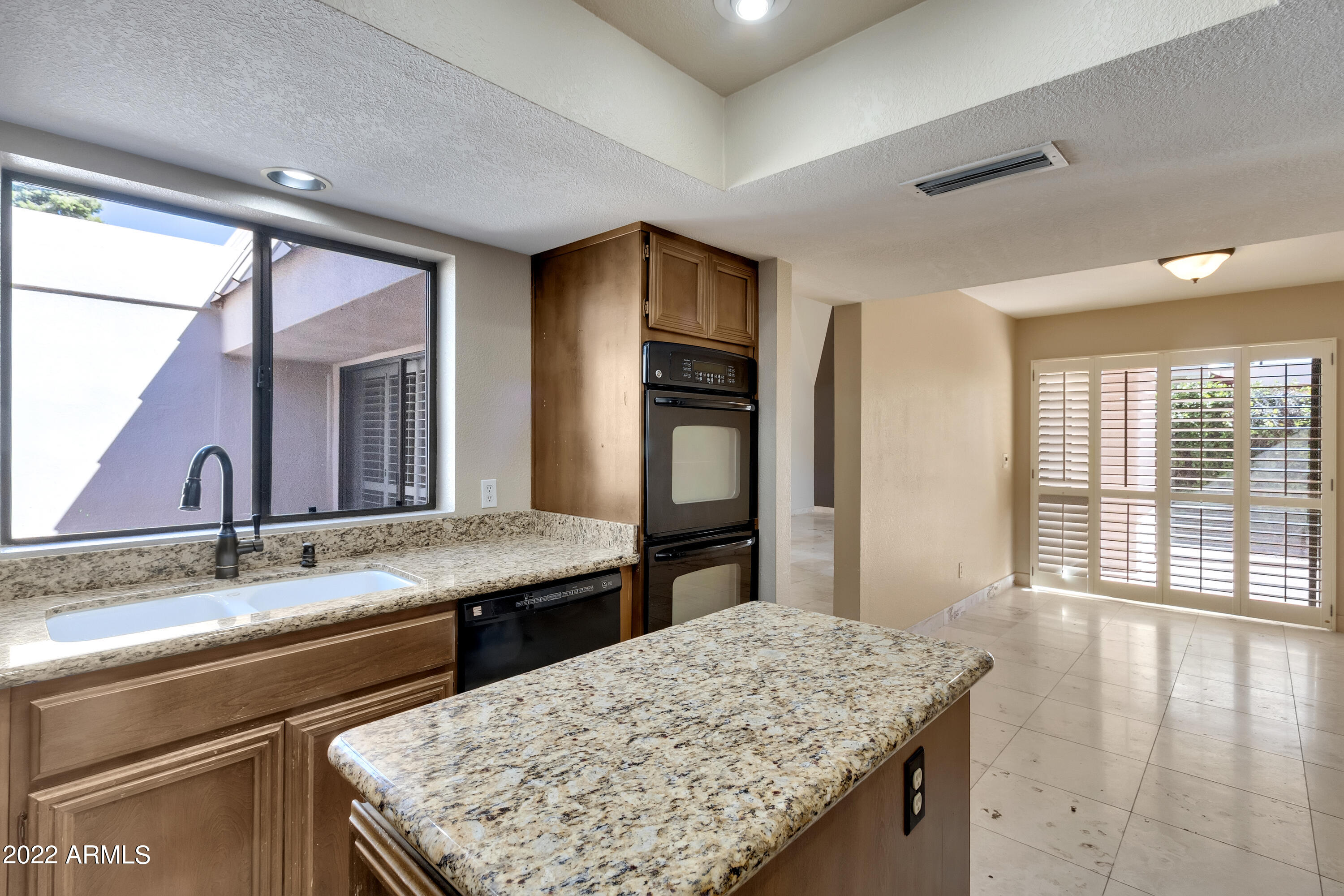 5443 North 25th Street Phoenix, AZ 85016 - Photo 5 of 18 Kitchen and Breakfast