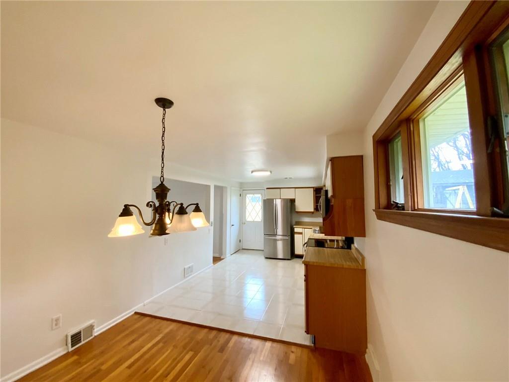 86 Thorncrest Drive McKees Rocks, PA 15136 - Photo 4 of 25