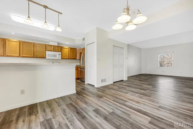 $874,900 | 101 Half Moon Bay Lane, Ballwin, MO 63011