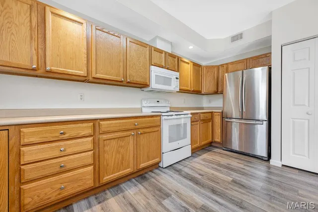 $874,900 | 101 Half Moon Bay Lane, Ballwin, MO 63011