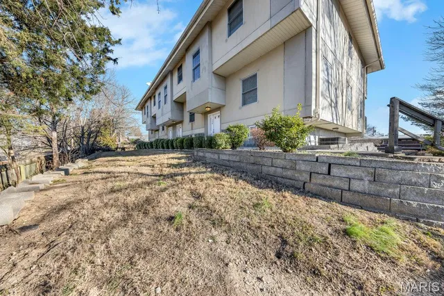 $874,900 | 101 Half Moon Bay Lane, Ballwin, MO 63011