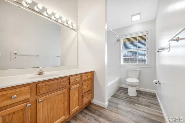 $874,900 | 101 Half Moon Bay Lane, Ballwin, MO 63011