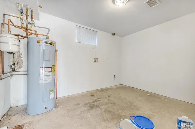 $874,900 | 101 Half Moon Bay Lane, Ballwin, MO 63011