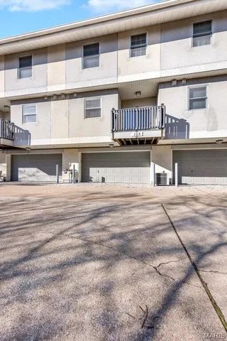 $874,900 | 101 Half Moon Bay Lane, Ballwin, MO 63011