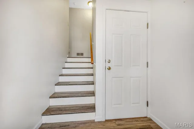 $874,900 | 101 Half Moon Bay Lane, Ballwin, MO 63011