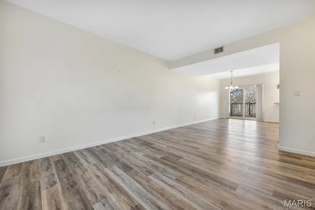 $874,900 | 101 Half Moon Bay Lane, Ballwin, MO 63011